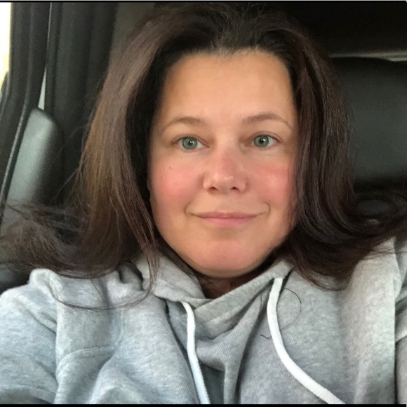 Meet your Posher, Tara - Picture 3 of 5